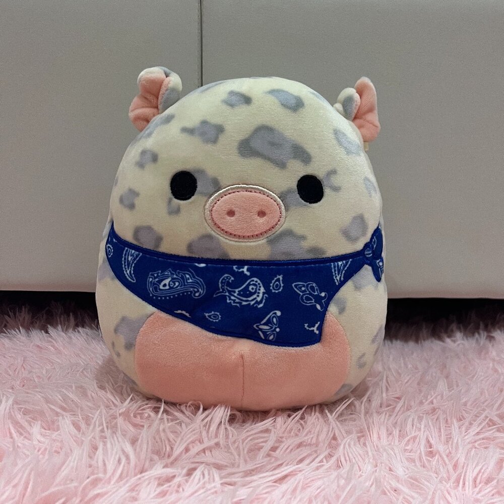 Squishmallow 8 inch Rosie the Pig